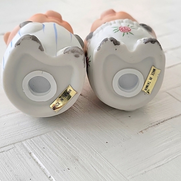 Two Little Pigs in Overall's Salt and Pepper Shakers Collectible Adorable - Picture 7 of 7